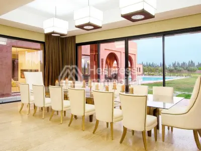 Luxury villa, 1.7 hectares. For sale in R. Ourika