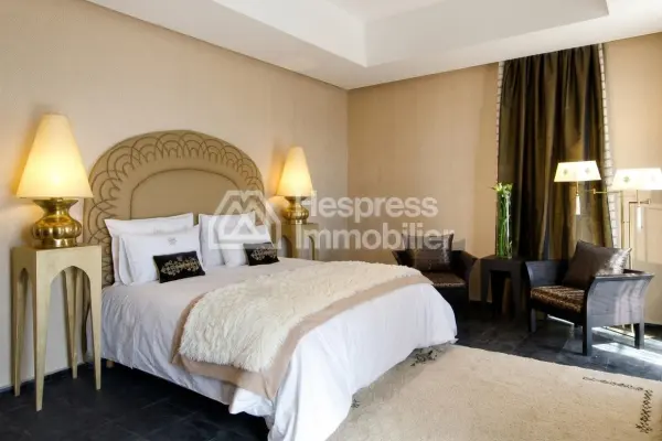 Luxury villa, 1.7 hectares. For sale in R. Ourika