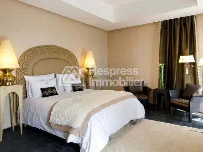 Luxury villa, 1.7 hectares. For sale in R. Ourika