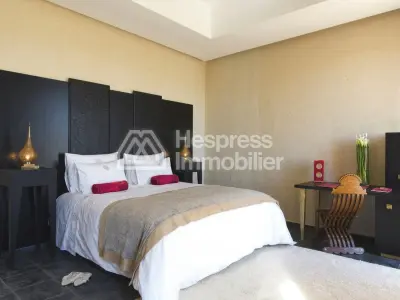 Luxury villa, 1.7 hectares. For sale in R. Ourika