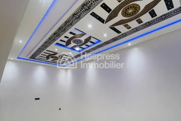 Maison à vendre 336 m² km 12 RT de Fès