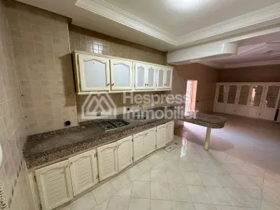 Villa à vendre 220 m² à Riad al Afaq