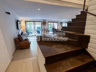 Duplex Meublé À Vendre 200 M² À Marrakech