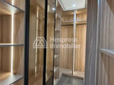 Villa Titrée À Vendre 450 M² km 12 Route Ourika
