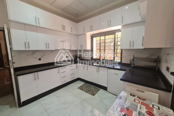 Villa for sale on the road to Casa 