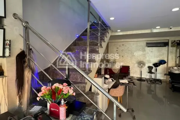 Centre Esthétique SAROUT à vendre 74m² Rt de Safi