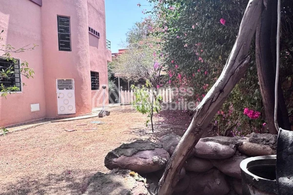 Villa for sale on the road to Casa 