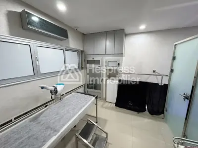 Centre Esthétique SAROUT à vendre 74m² Rt de Safi