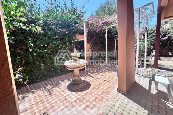 Villa for sale on the road to Casa 