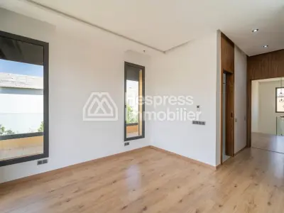 Luxury Villa for Sale, 510 m², Amelkis