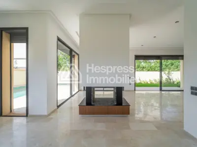 Luxury Villa for Sale, 510 m², Amelkis