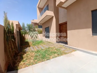 Villa luxueuse et contemporaine a Noria Golf Marrakech 