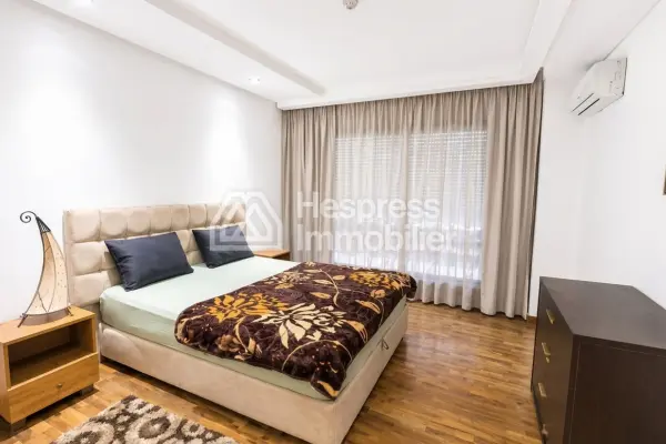 Newly furnished studio apartment of 50m² for long-term rental – Residence with swimming pool