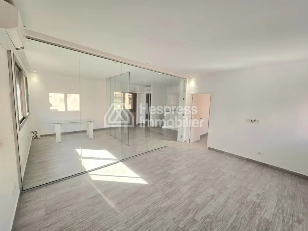 Bureau Professionnel de 80 m² à Louer Quartier T