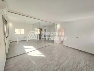 Bureau Professionnel de 80 m² à Louer Quartier T