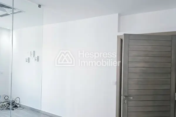 Bureau Professionnel de 80 m² à Louer Quartier T