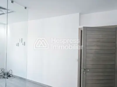 Bureau Professionnel de 80 m² à Louer Quartier T