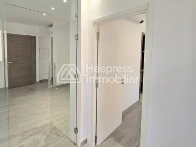 Bureau Professionnel de 80 m² à Louer Quartier T