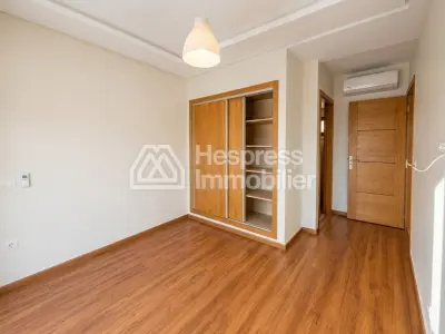 Appartement haut standing de 80 m² avec grande terrasse à louer – Ferme Bretonne, Casablanca