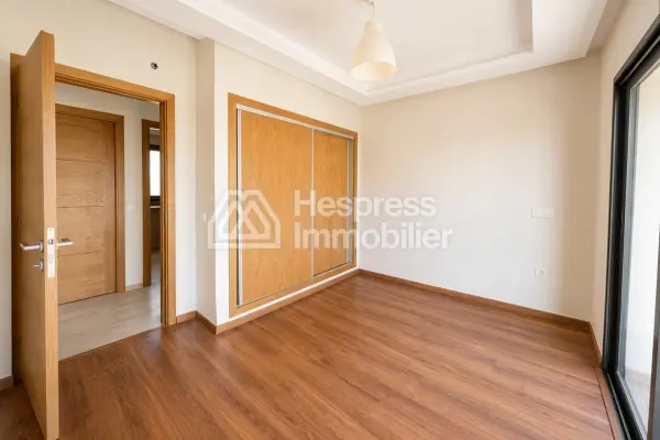 Appartement haut standing de 80 m² avec grande terrasse à louer – Ferme Bretonne, Casablanca