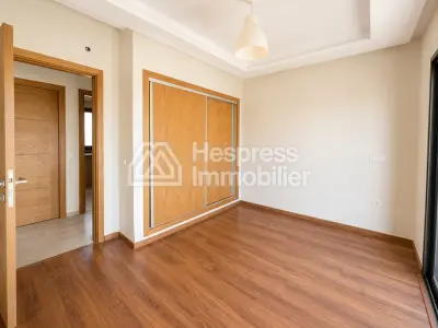 Appartement haut standing de 80 m² avec grande terrasse à louer – Ferme Bretonne, Casablanca