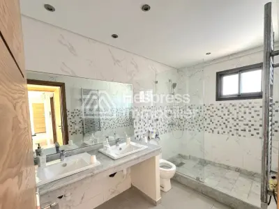 Appartement haut standing de 80 m² avec grande terrasse à louer – Ferme Bretonne, Casablanca