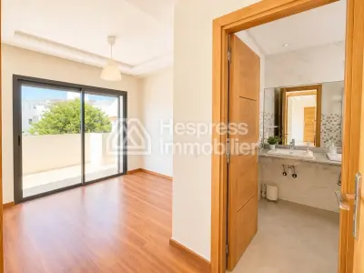 Appartement haut standing de 80 m² avec grande terrasse à louer – Ferme Bretonne, Casablanca