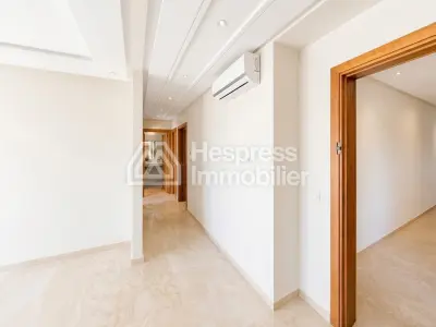 Appartement haut standing de 80 m² avec grande terrasse à louer – Ferme Bretonne, Casablanca
