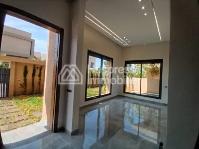 Villa luxueuse et contemporaine a Noria Golf Marrakech 