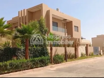 Villa luxueuse et contemporaine a Noria Golf Marrakech 