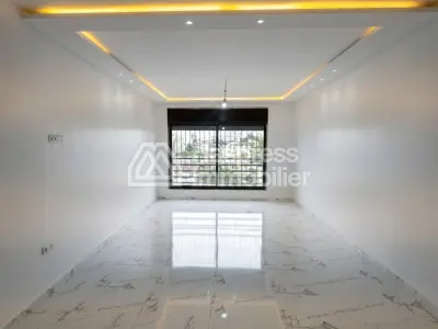 LOUER LONGUE DURÉE – Appartement 3 chambres de 108 m² aux Hôpitaux, Casablanca