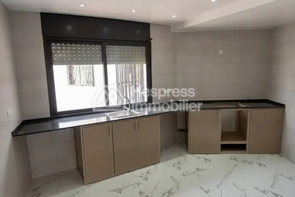 LOUER LONGUE DURÉE – Appartement 3 chambres de 108 m² aux Hôpitaux, Casablanca