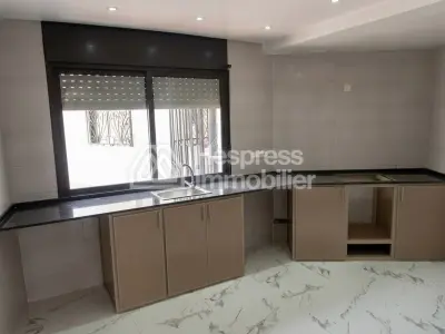 LOUER LONGUE DURÉE – Appartement 3 chambres de 108 m² aux Hôpitaux, Casablanca