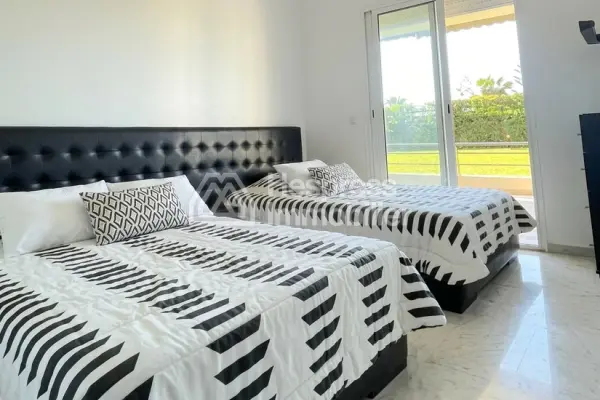 Appartement Haut Standing avec Jardin & Piscine à Tamaris – Opportunité Rare