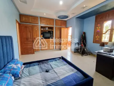 Villa Exceptionnelle à Vendre Marrakech – 380m², 6 Chambres, Puits et Finitions Haut de Gamme
