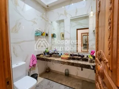 Villa Exceptionnelle à Vendre Marrakech – 380m², 6 Chambres, Puits et Finitions Haut de Gamme