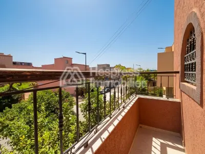 Villa Exceptionnelle à Vendre Marrakech – 380m², 6 Chambres, Puits et Finitions Haut de Gamme