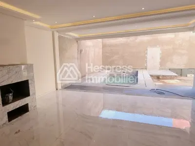 Acheter une villa moderne à Marrakech Agdal en finition cours de finition Sur l'avenue Mohamed 6 km 6