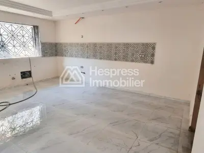 Acheter une villa moderne à Marrakech Agdal en finition cours de finition Sur l'avenue Mohamed 6 km 6