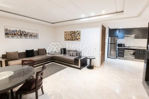 Long-term rental: Modern, well-furnished studio apartment in a residence with a swimming pool