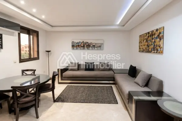 Long-term rental: Modern, well-furnished studio apartment in a residence with a swimming pool