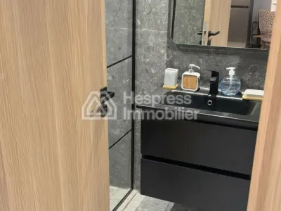Studio neuf premium de 73 m² avec grande terrasse à louer – Quartier des Hôpitaux