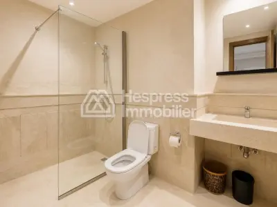 Studio meublé de 50 m² à louer en longue durée R