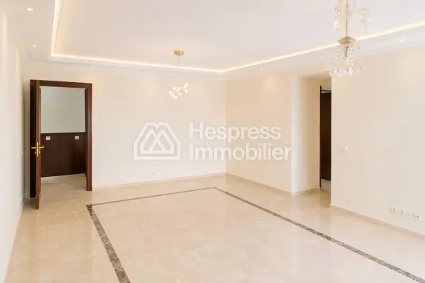 Appartement 2 chambres de 97 m² avec grande terrasse à louer – Val Fleuri, Casablanca