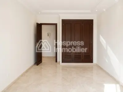 Appartement 2 chambres de 97 m² avec grande terrasse à louer – Val Fleuri, Casablanca