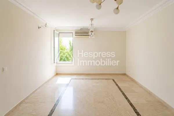 Appartement 2 chambres de 97 m² avec grande terrasse à louer – Val Fleuri, Casablanca