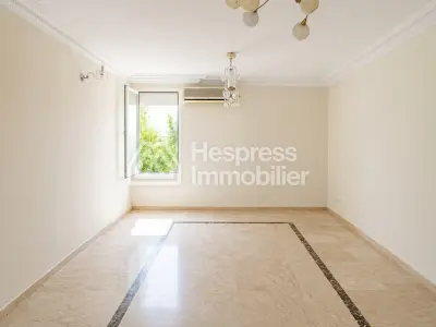 Appartement 2 chambres de 97 m² avec grande terrasse à louer – Val Fleuri, Casablanca