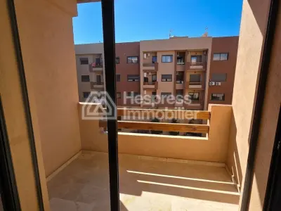 Charmant appartement vide à Semlalia