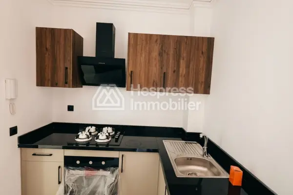 Charmant appartement vide à Semlalia