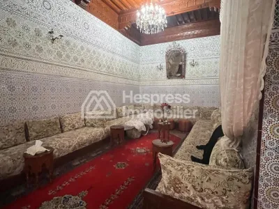 Grand Riad a vendre titré